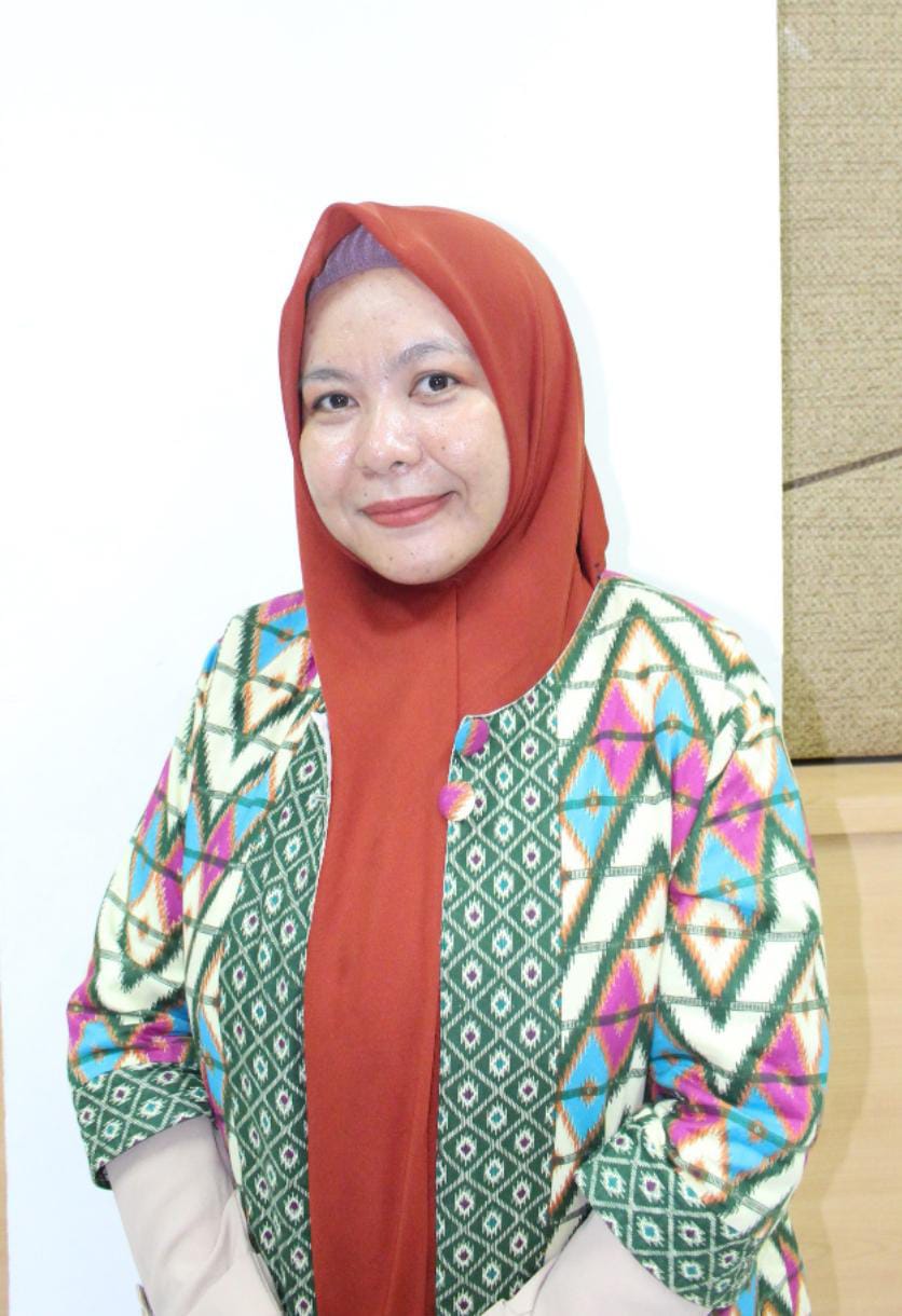 Sandra Dewi Dahlan, S.Pd., M.A.