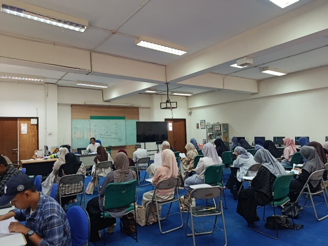 BSI Holds TOEFL Pre-Test for Class of 2026 to Identify Students' Learning Needs