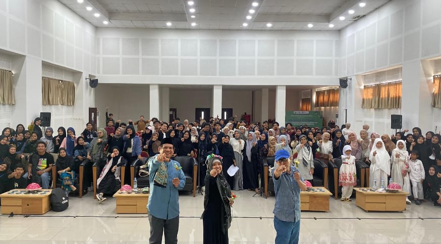 Mahasiswa Jurusan Bahasa dan Sastra Inggris  Sukses Gelar “Enlite Show 2024”