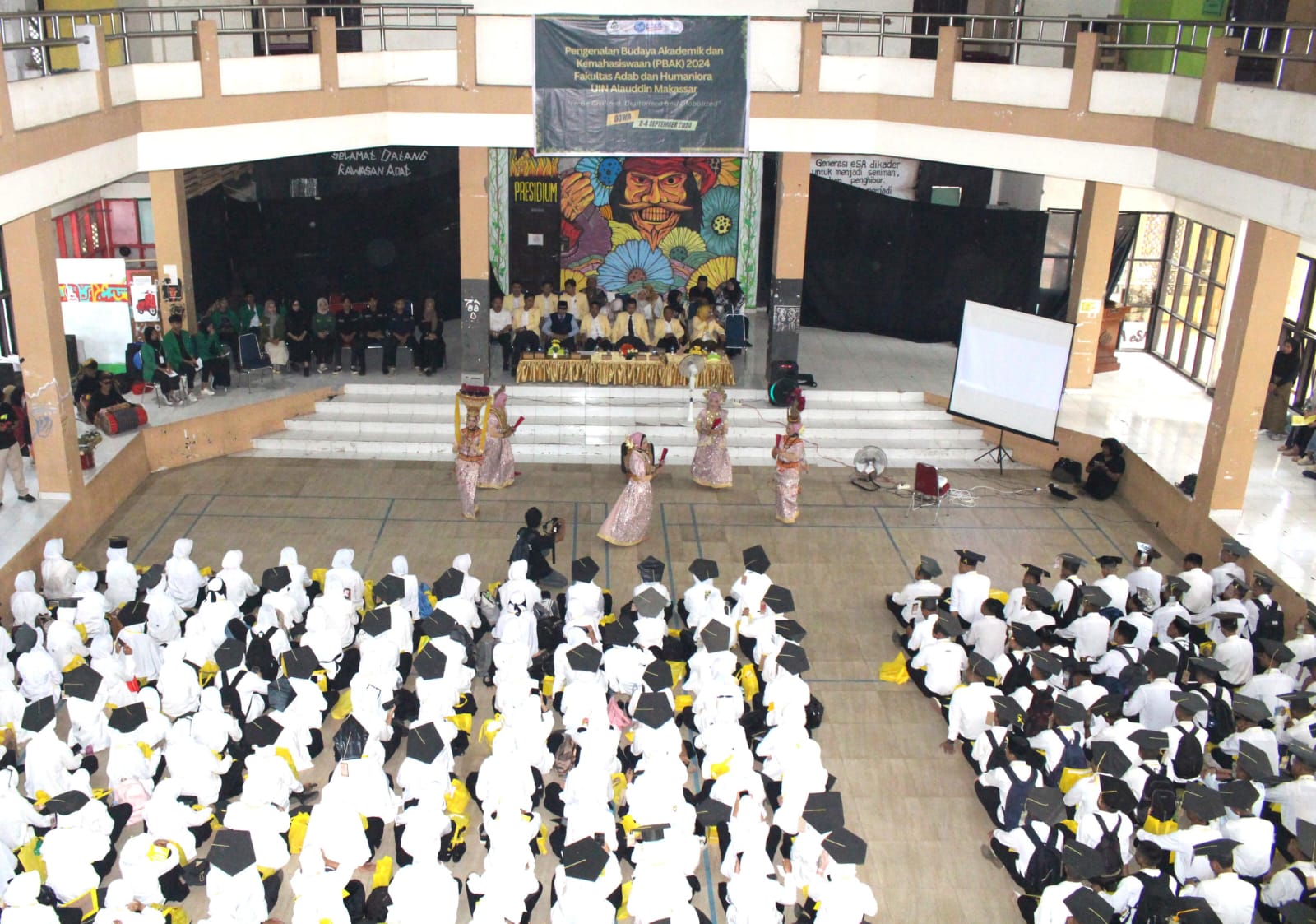 Hari Kedua PBAK, FAH Mengusung Tema "To Be Civilized, Digitalized, and Globalized"