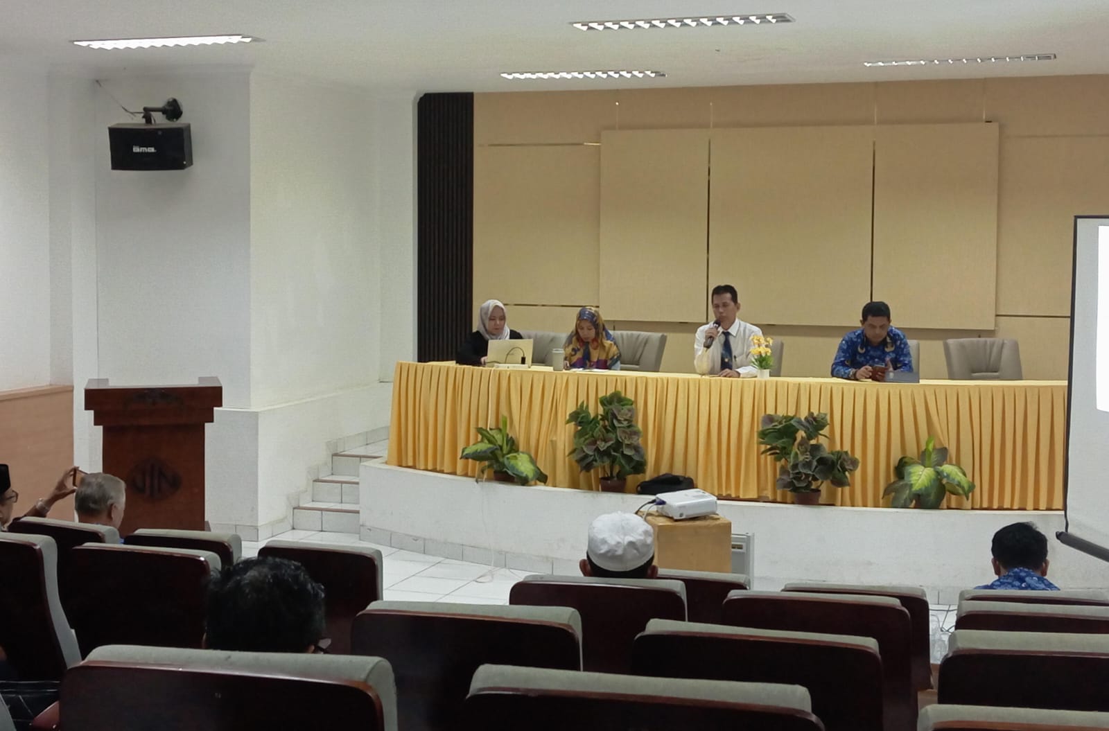 Dosen FAH UIN Alauddin Makassar Gelar Rapat Distribusi Mata Kuliah