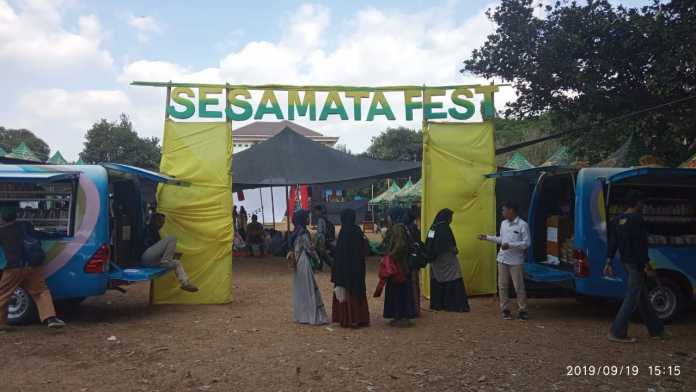 Dalam rangka milad jurusan ilmu perpustakaan, Himpunan Mahasiswa Jurusan Ilmu Perpustakaan (HIMAJIP)