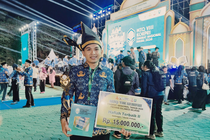 Dosen BSA UIN Alauddin Makassar Muhshimannur, M.Hum Raih Terbaik II pada MTQ VIII KORPRI Tingkat Nasional