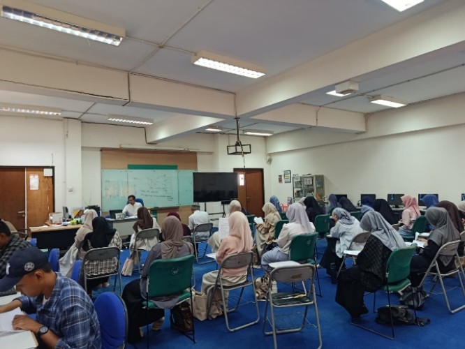 BSI Holds TOEFL Pre-Test for Class of 2026 to Identify Students' Learning Needs