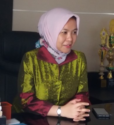 Sandra Dewi Dahlan, S.Pd., M.A.